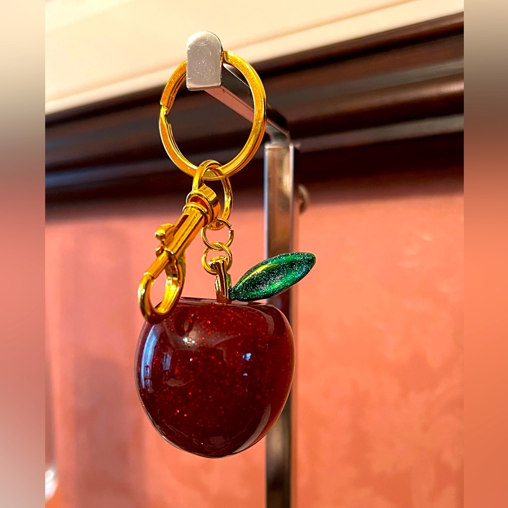 Large Solid Red Sparkling Apple Fashion Key Fob/Purse Bag Charm. (NIP)